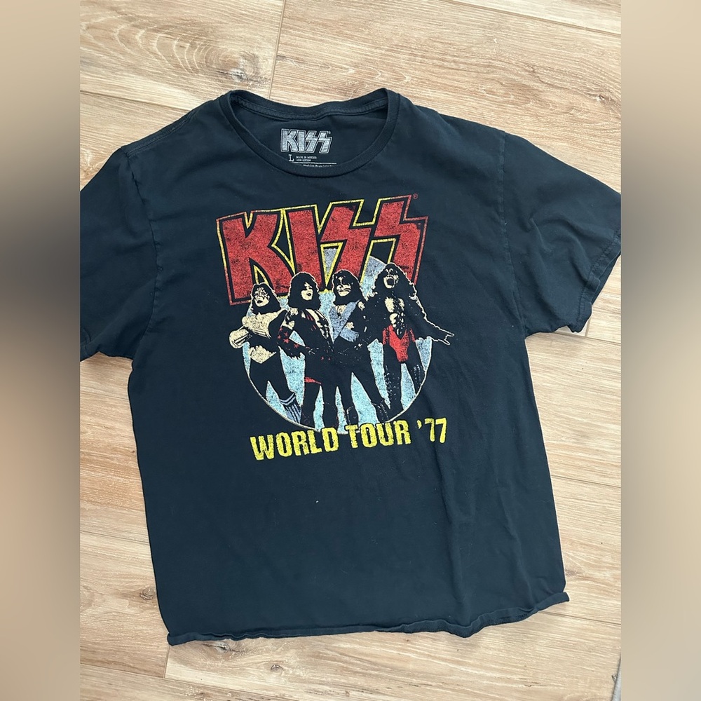 Modern KISS Band Tee L